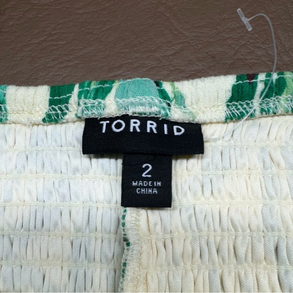 *NWOT* Torrid Peplum Washable Crinkle Gauze
Smocked Tank Top - Picture 6 of 6